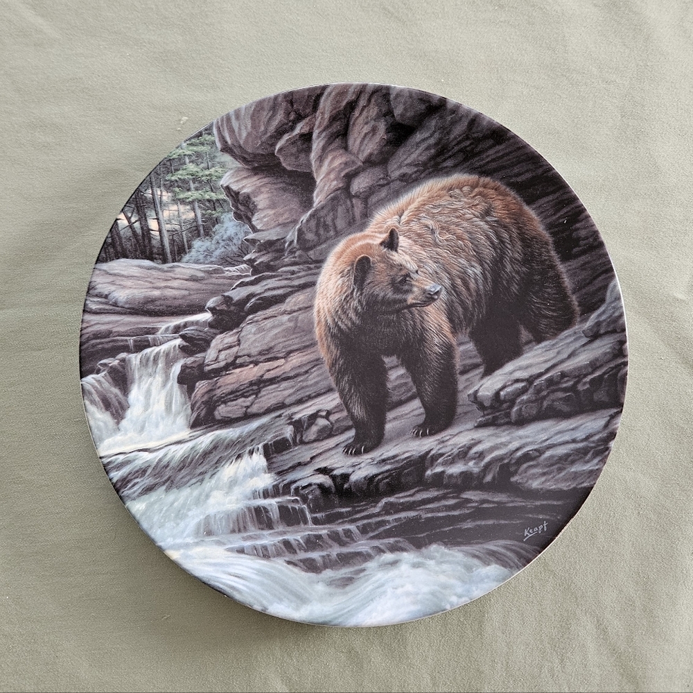 The Cinnamon Bear by Paul Krapf - 8th Decorative Plate - Wild and Free: Canada's